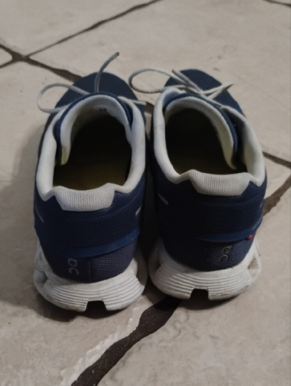 Women's On cloud Sneakers 9.5 - Picture 3 of 5